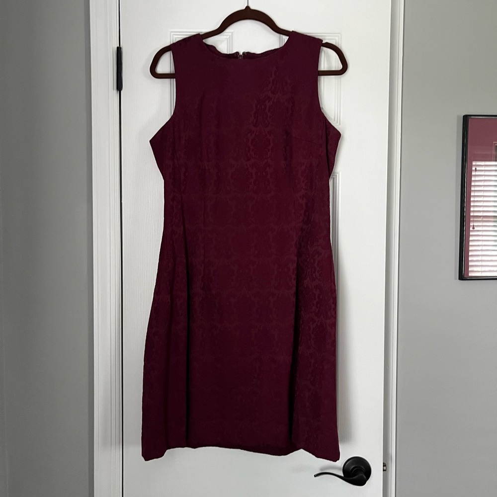 Elegant Burgundy Sleeveless Dress